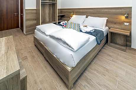 Dependence Superior Room (164 feet from the hotel)