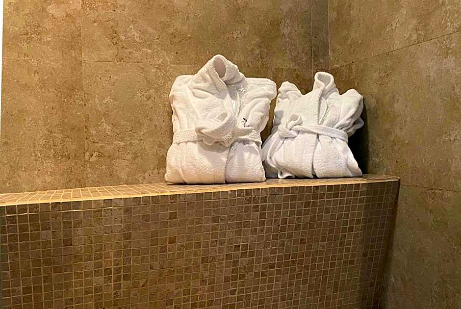 V Hotel