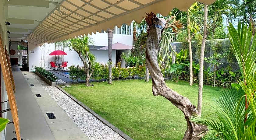 Roots Hotel Senggigi