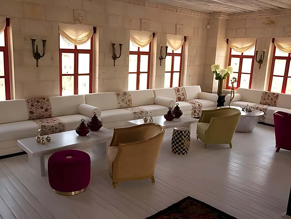 Hezen Cave Hotel