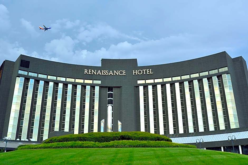 Renaissance by Marriott St. Louis Airport Hotel