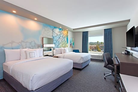 Queen Room with Two Queen Beds - Hearing Accessible