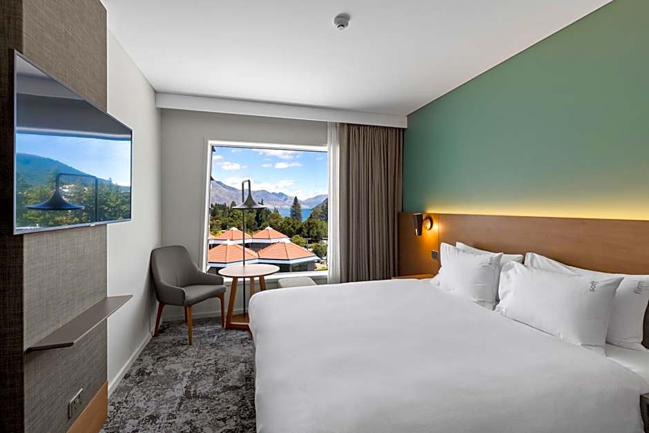 Holiday Inn Express And Suites Queenstown By IHG