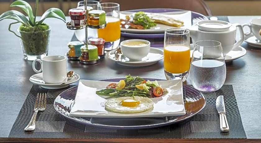 O Monot Luxury Boutique Hotel
