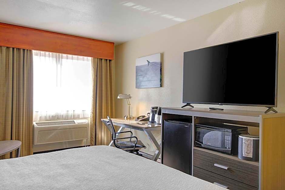 Best Western Plus Peppertree Airport Inn