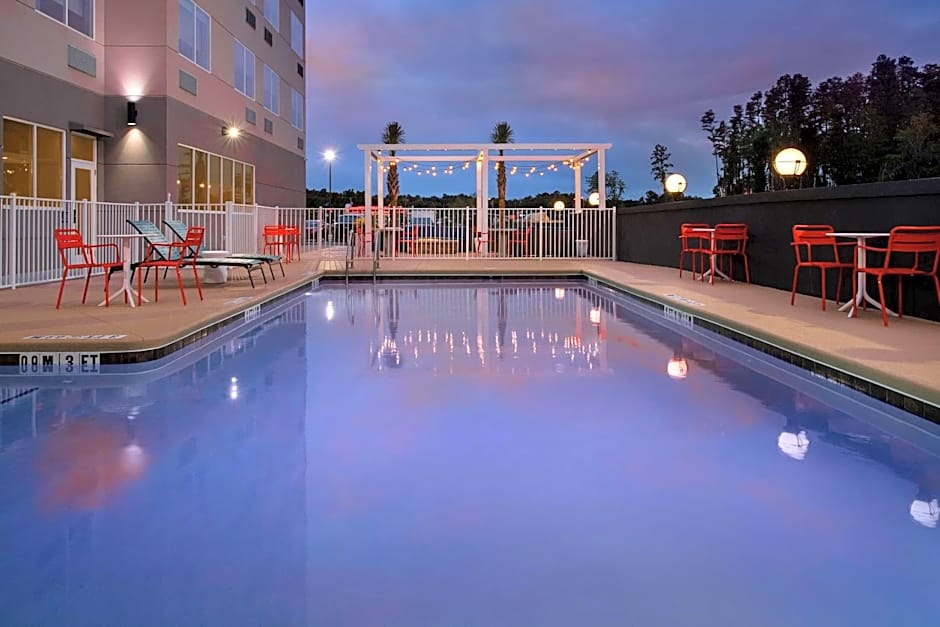 Tru By Hilton Lake City