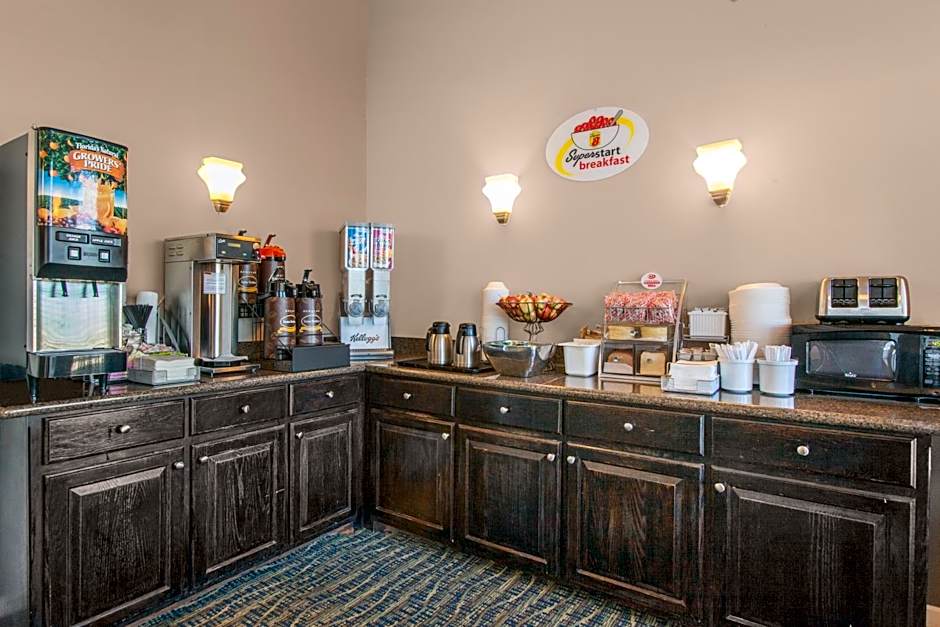 Super 8 by Wyndham Oklahoma City