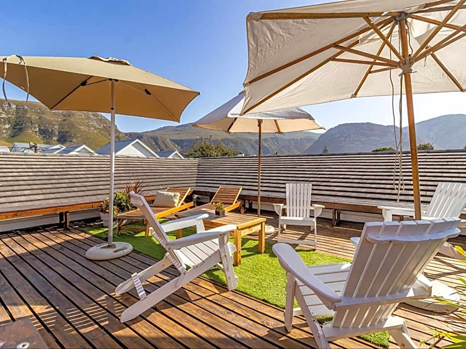 Hermanus Cliff Path Lodge - No Load-shedding