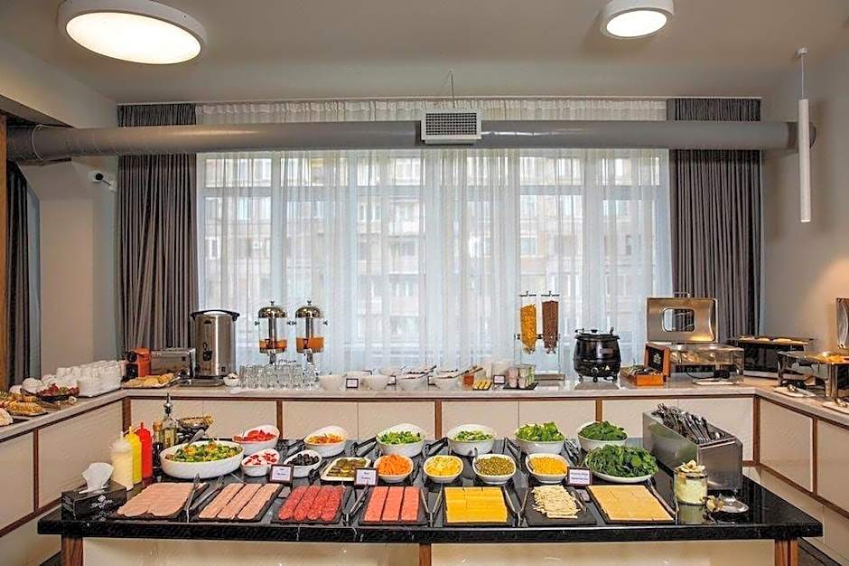 Elysium Gallery Hotel