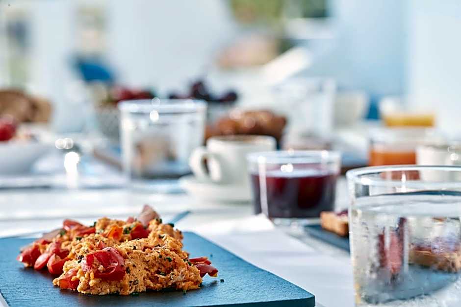 Mr and Mrs White Paros