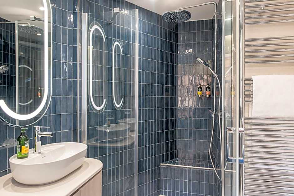 Le Grand Balcon Hotel