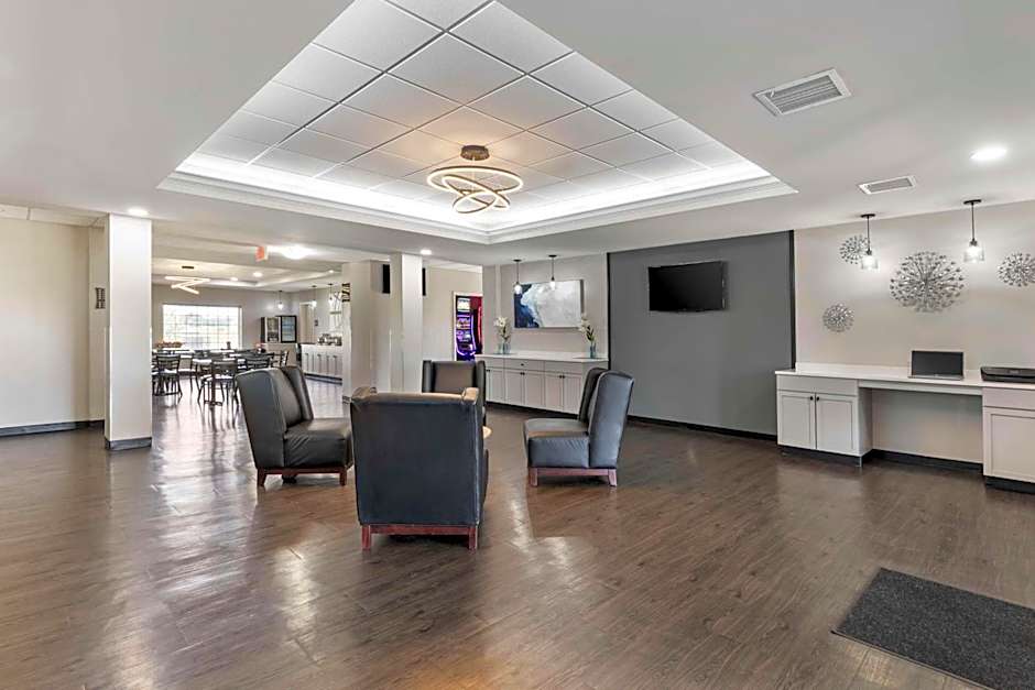 Best Western Plus MidAmerica Hotel