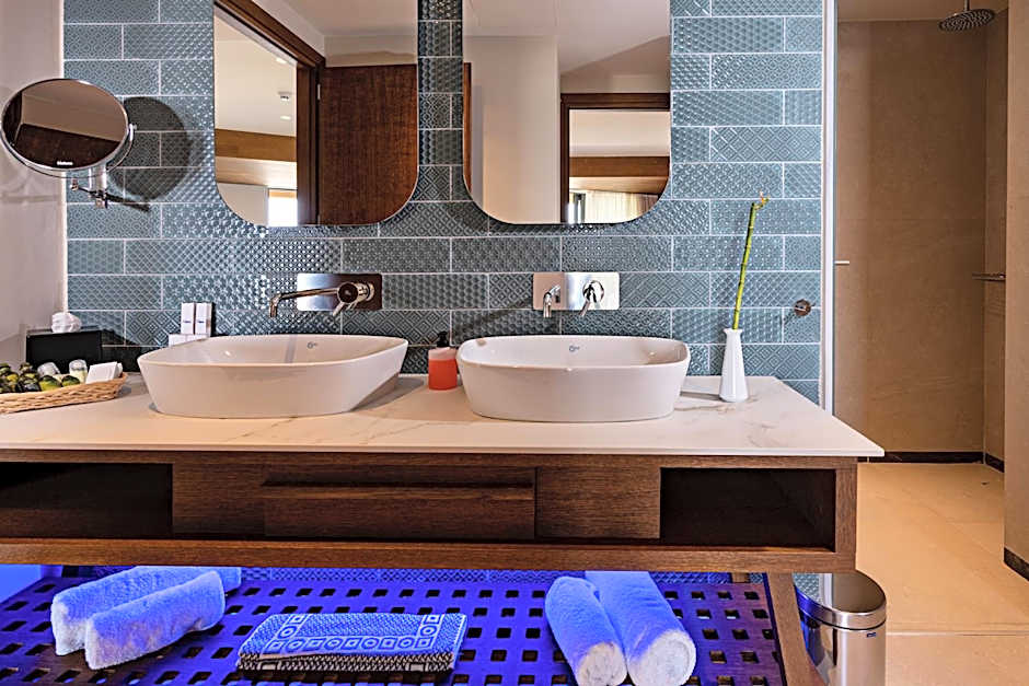 Minos Ambassador Suites & Spa - Adults only