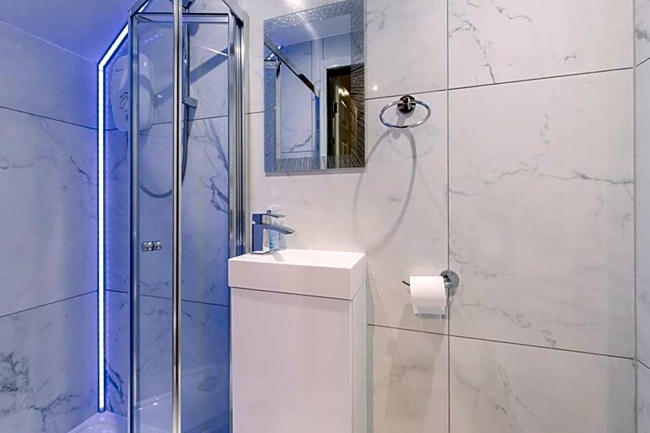 Twenty Hotel and Bar