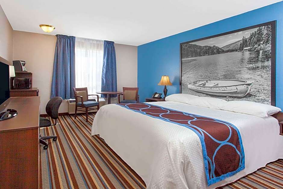 Super 8 by Wyndham Fort Frances