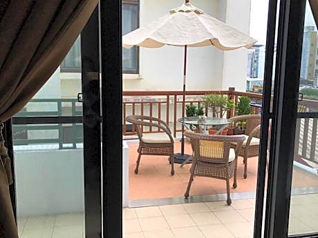 Pet-friendly Standard Twin Room with Terrace