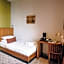 The Commercial Hotel