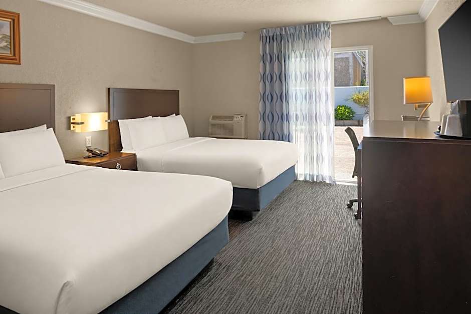 Cannery Row Inn