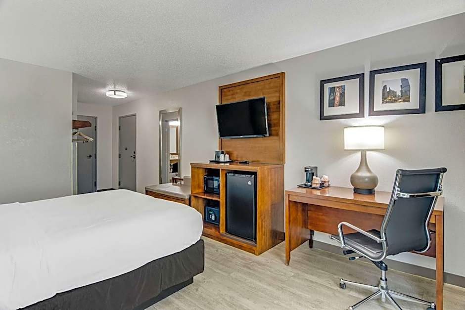 Comfort Suites Lansing