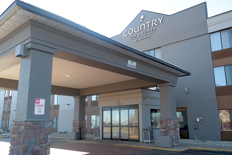 Country Inn & Suites by Radisson, Mt. Pleasant-Racine West, WI