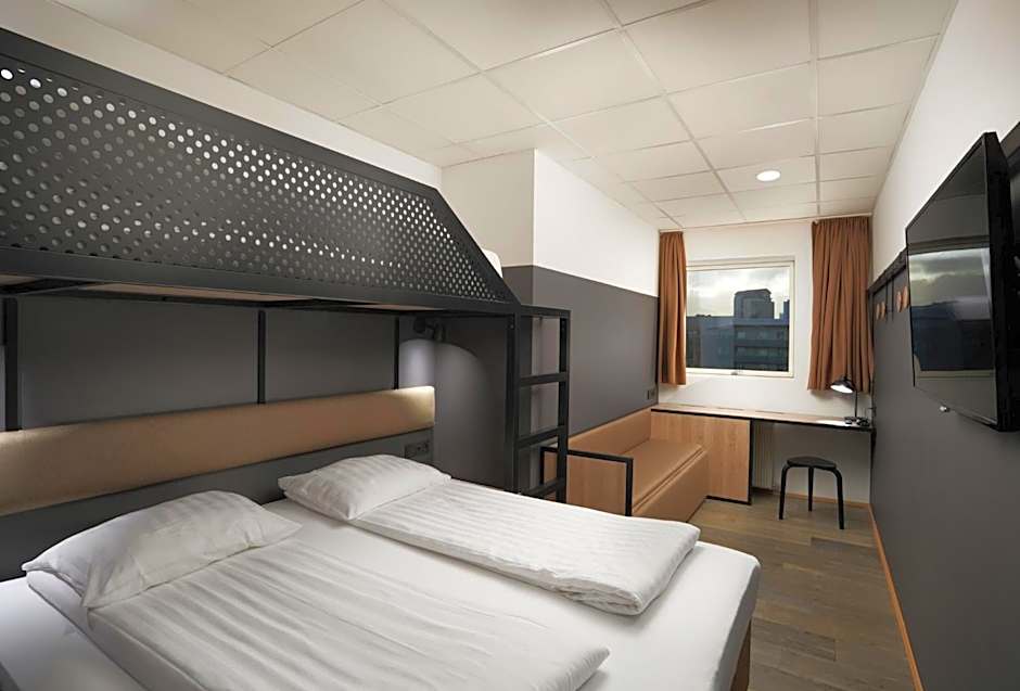Hotel Cabin