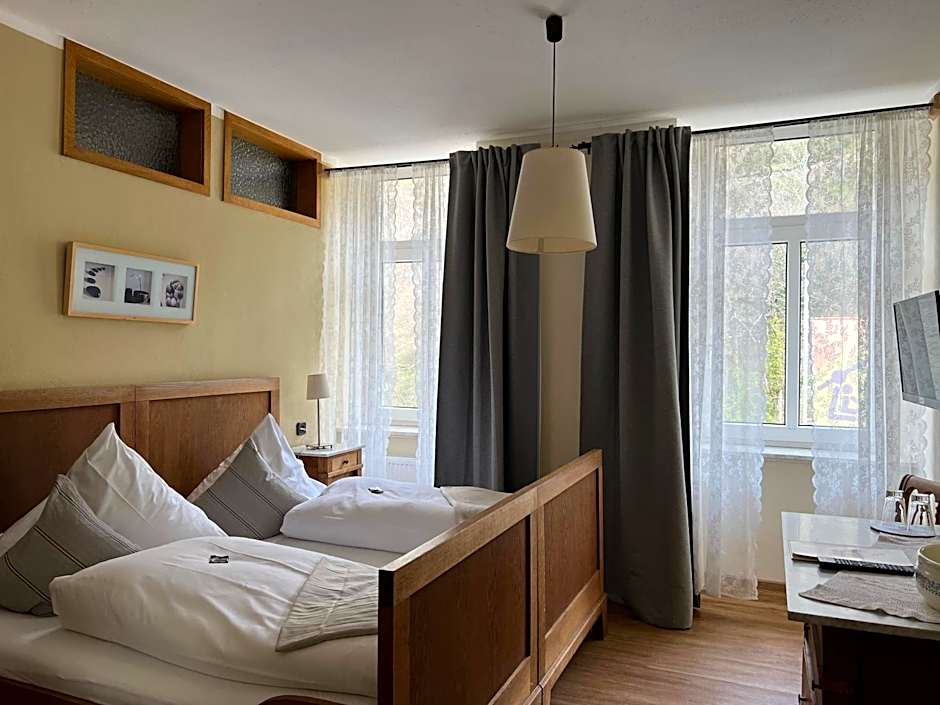 Moselland Hotel im Enderttal Zum Onkel Willi