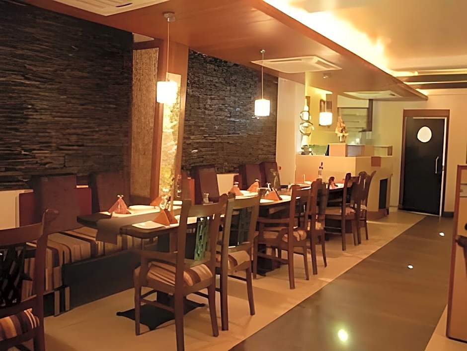 Hotel Ranjits Lakeview