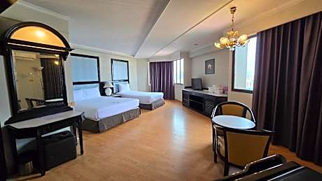 Triple Room with City View