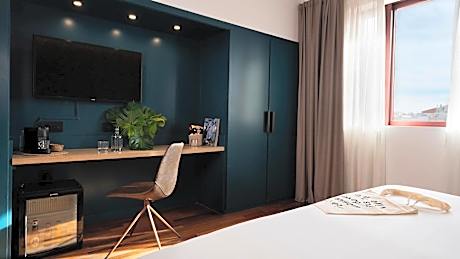 Exterior Superior Room