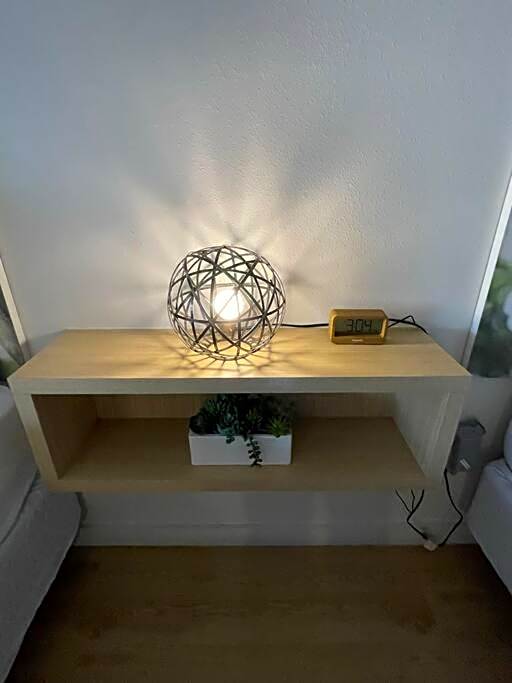 Newly renovated room in cozy hotel near Disney 2