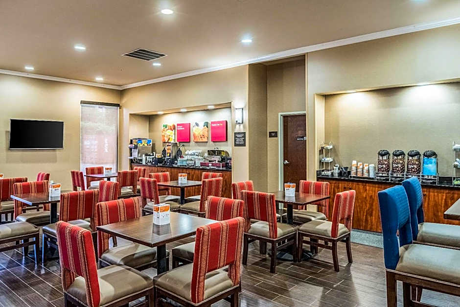 Comfort Suites Near Texas State University