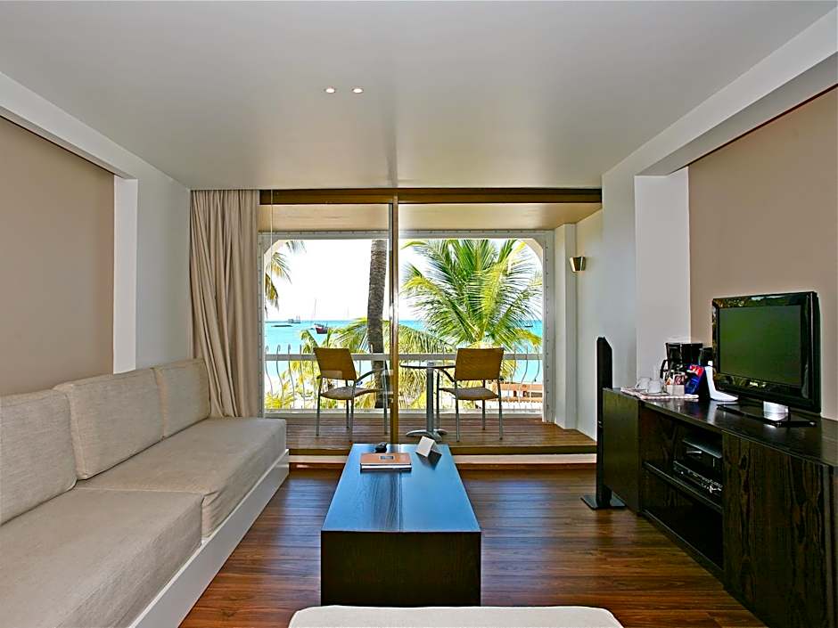 Holland House Beach Hotel