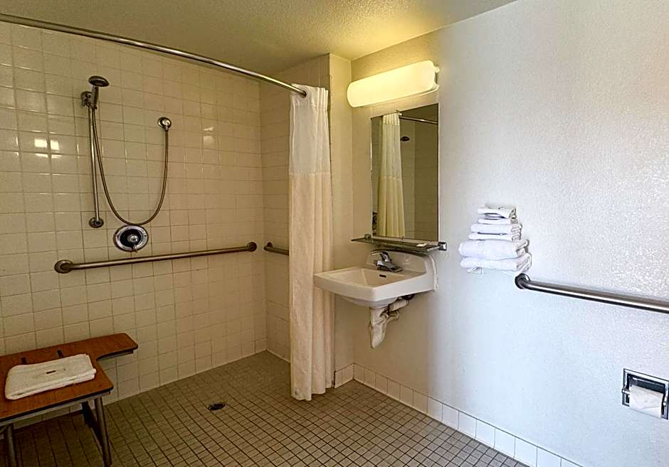 Studio 6 Bellflower CA Los Angeles