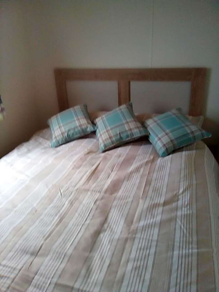 Premium Accomodation with Hot Tub, Tattershall Lakes Country Park