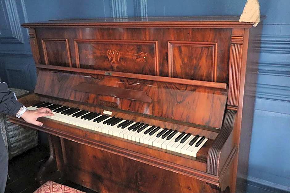 Holbrook Manor & Spa