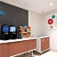 Holiday Inn Express And Suites Jersey City - Holland Tunnel By IHG