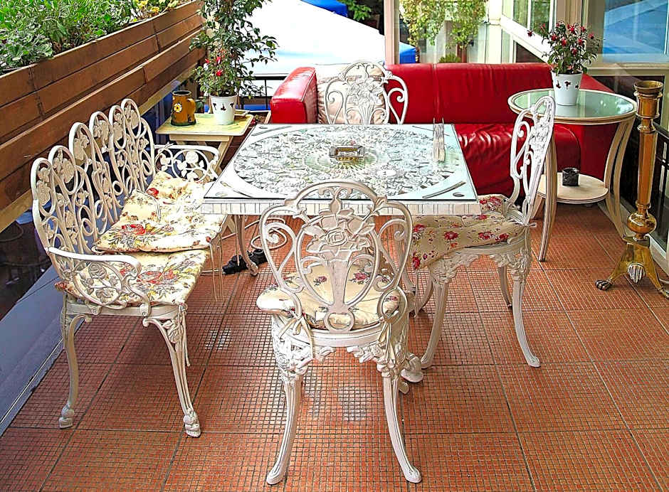 Villa Blanche Hotel SPA & Garden Pool