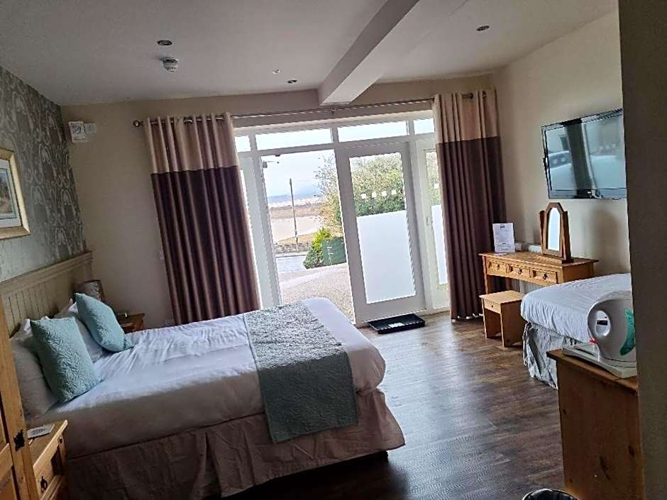 Ye Olde Fighting Cocks