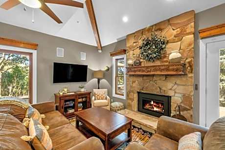 2BD with Hot Tub Near Ski Resorts and Trails