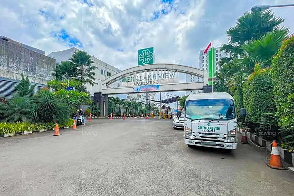 RedLiving Apartemen Green Lake View Ciputat - Hanna Property Tower B