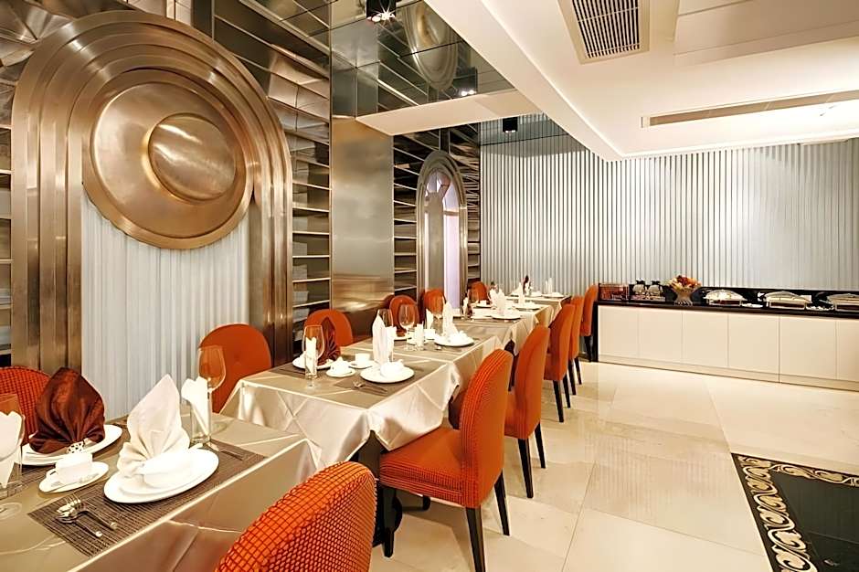 Ole Tai Sam Un Hotel