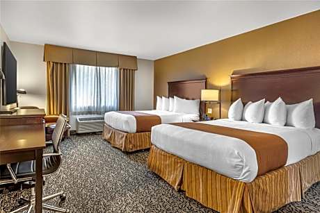 Queen Room with Two Queen Beds and Roll-In Shower - Disability Access/Non-Smoking