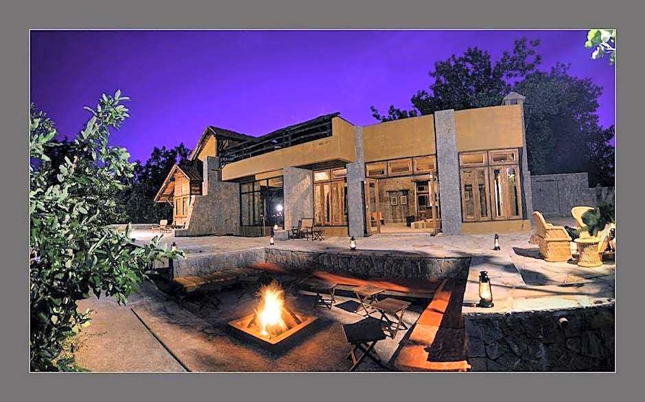 Pugdundee safaris - Kanha Earth Lodge