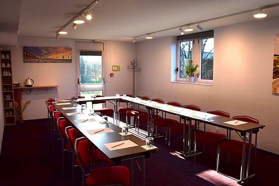 BRIT HOTEL Caen Hérouville