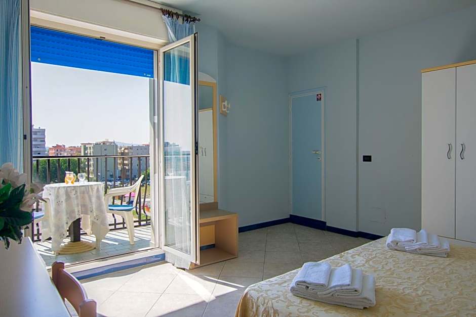 Hotel Bristol - a 30 mt dalla spiaggia