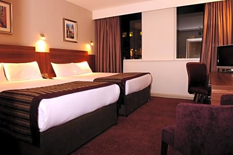 Standard Room with 2 Double Beds- Capacity 3