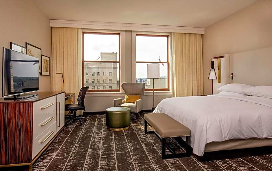 DoubleTree By Hilton Youngstown Downtown
