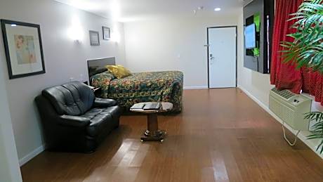 Deluxe Single Room