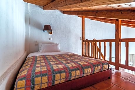 Family room garden or pool view