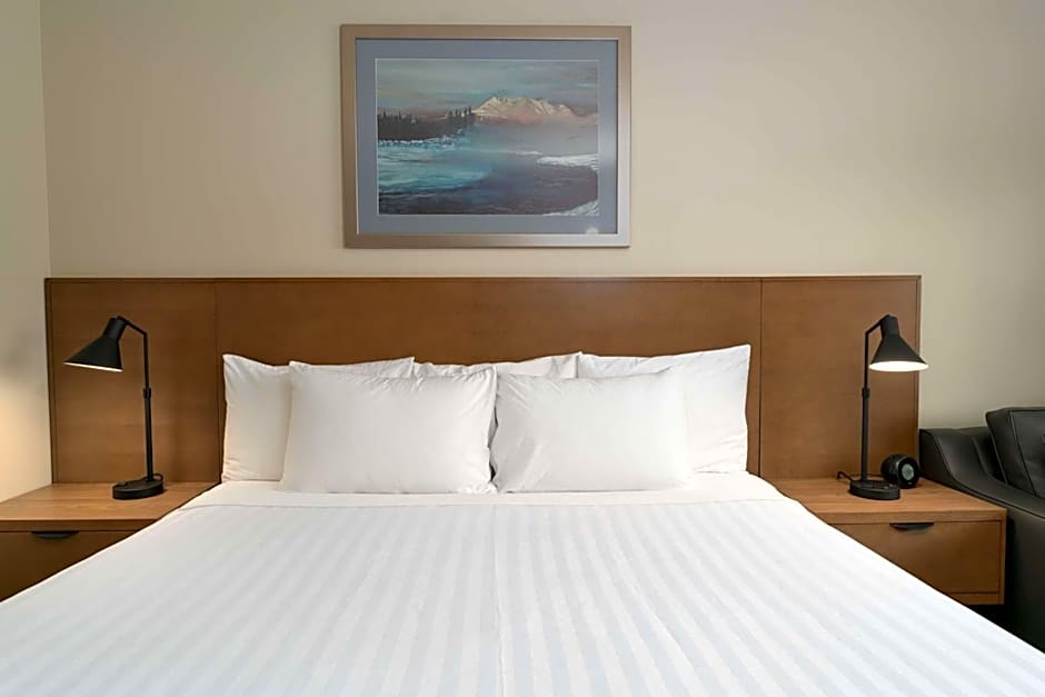 Prestige Hudson Bay Lodge, Premier Collection